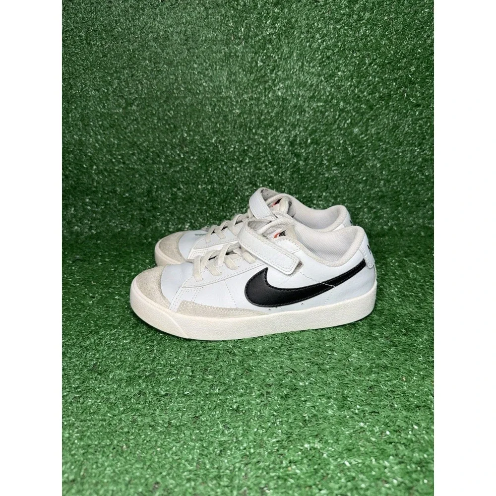 Nike Blazer Low 77 Youth Kids Size 2.5Y White Black Walking Shoe Casual Sneakers